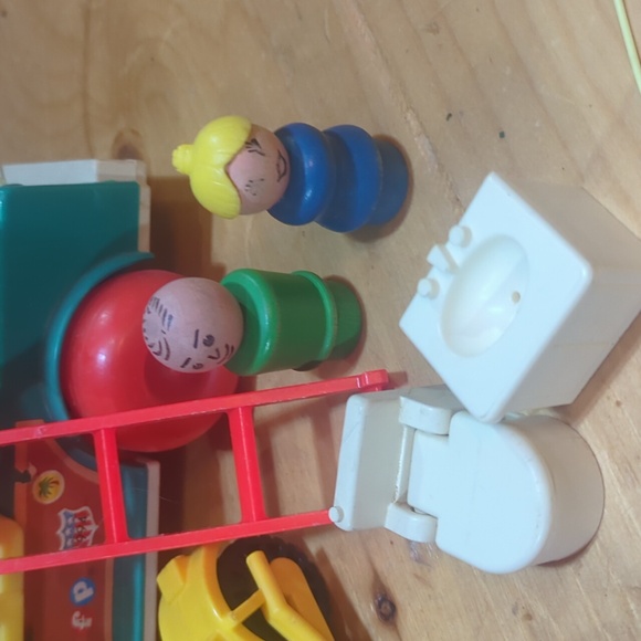 #16 Vintage 1974 Fisher Price Play Family Camper Little People Playset #994
